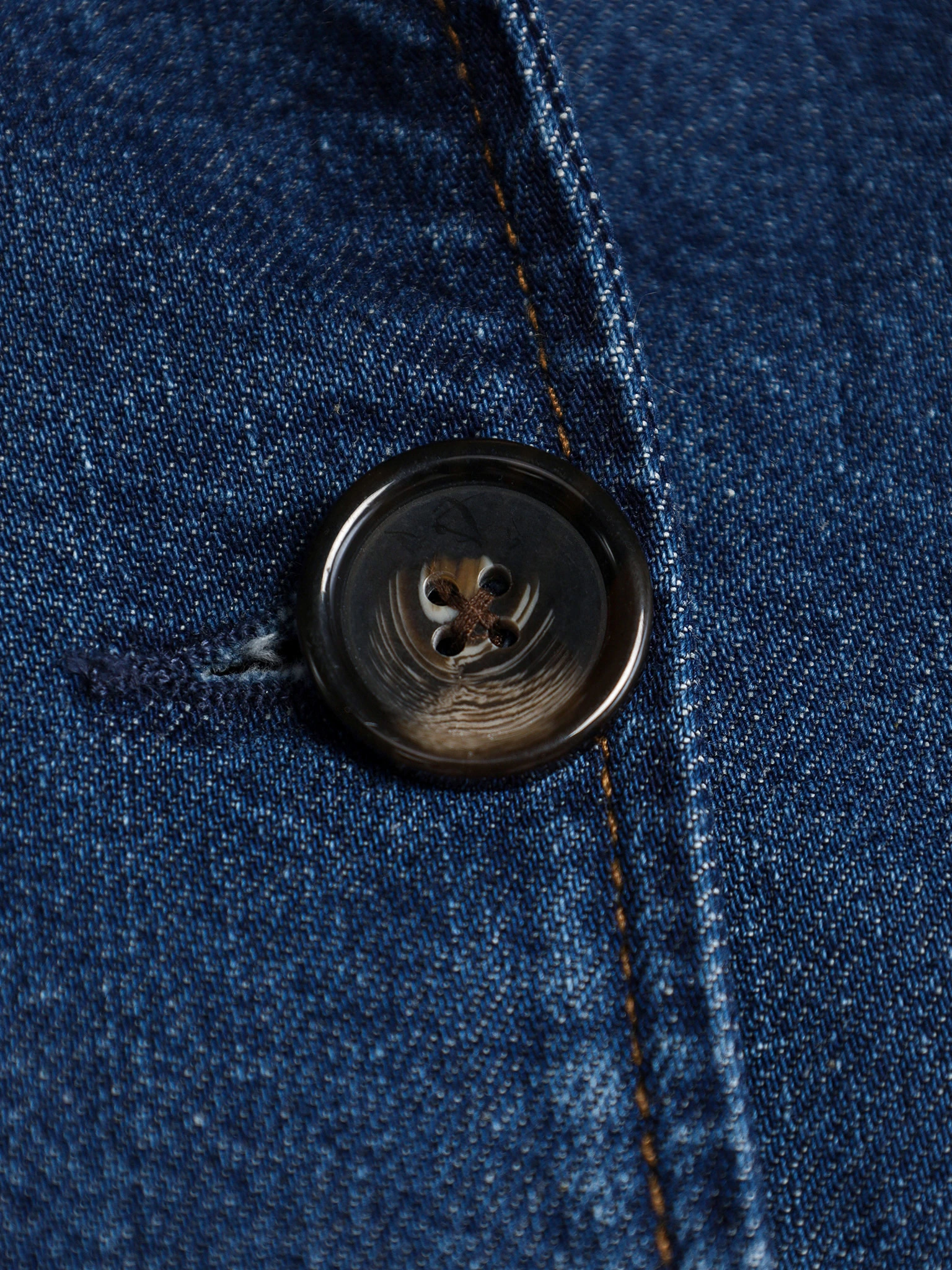 Куртка джинсовая укороченная темно-синего цвета